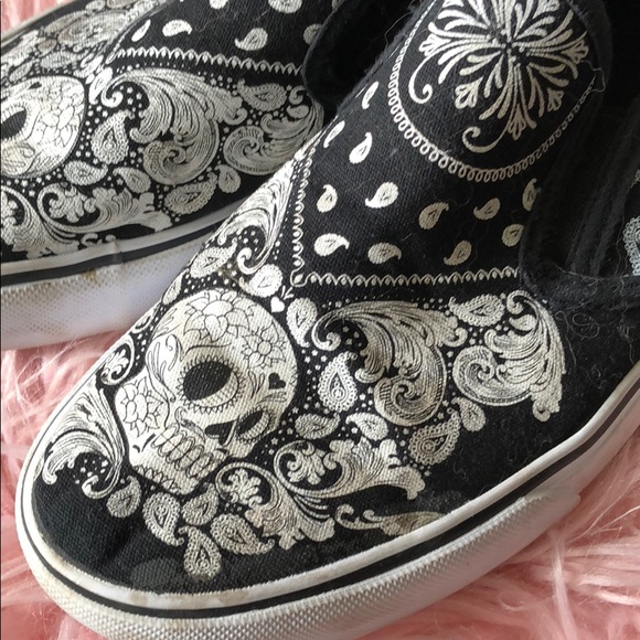 skull slip on shoes